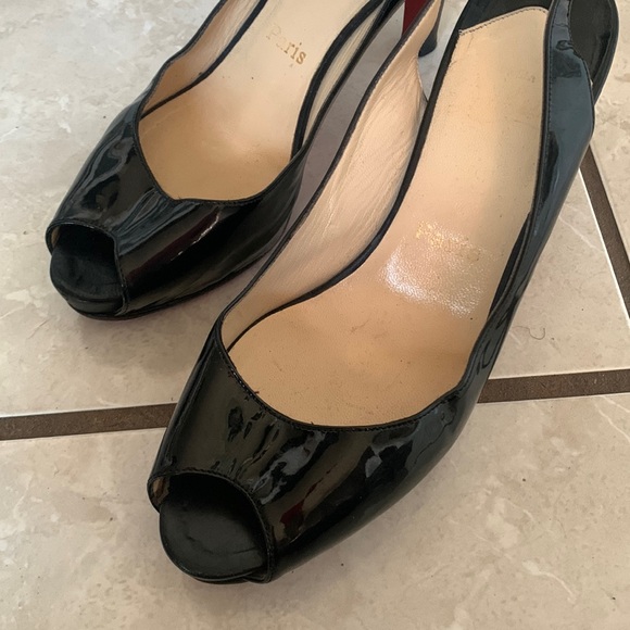 Christian Louboutin - Picture 2 of 5